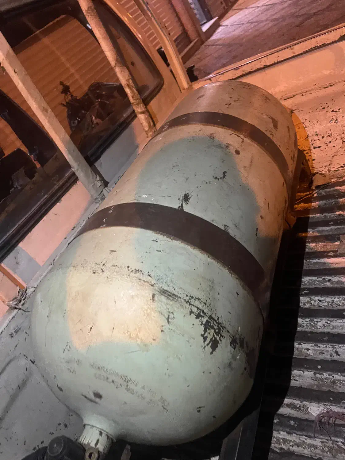 گاز سی ان جی بزرگ|قطعات یدکی و لوازم جانبی|بانه, |دیوار