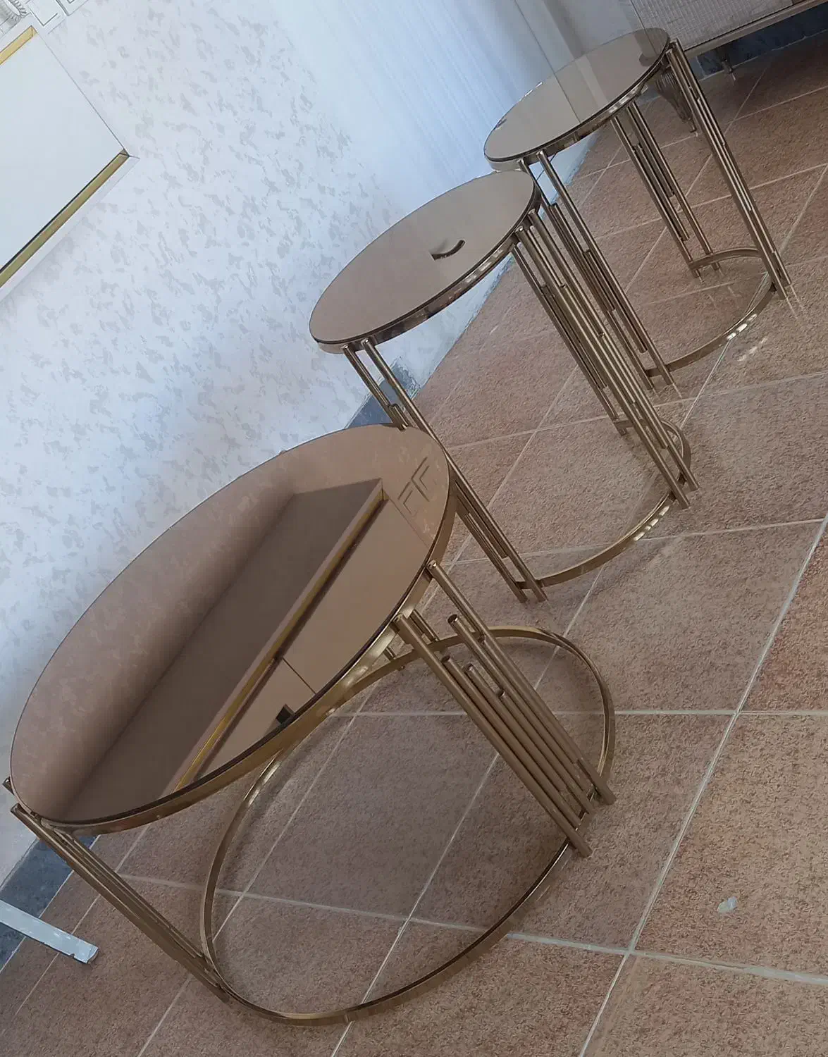 عسلی جلو مبلی مدل پیانویی خیلی شیک|مبلمان خانگی و میز عسلی|سنندج, |دیوار