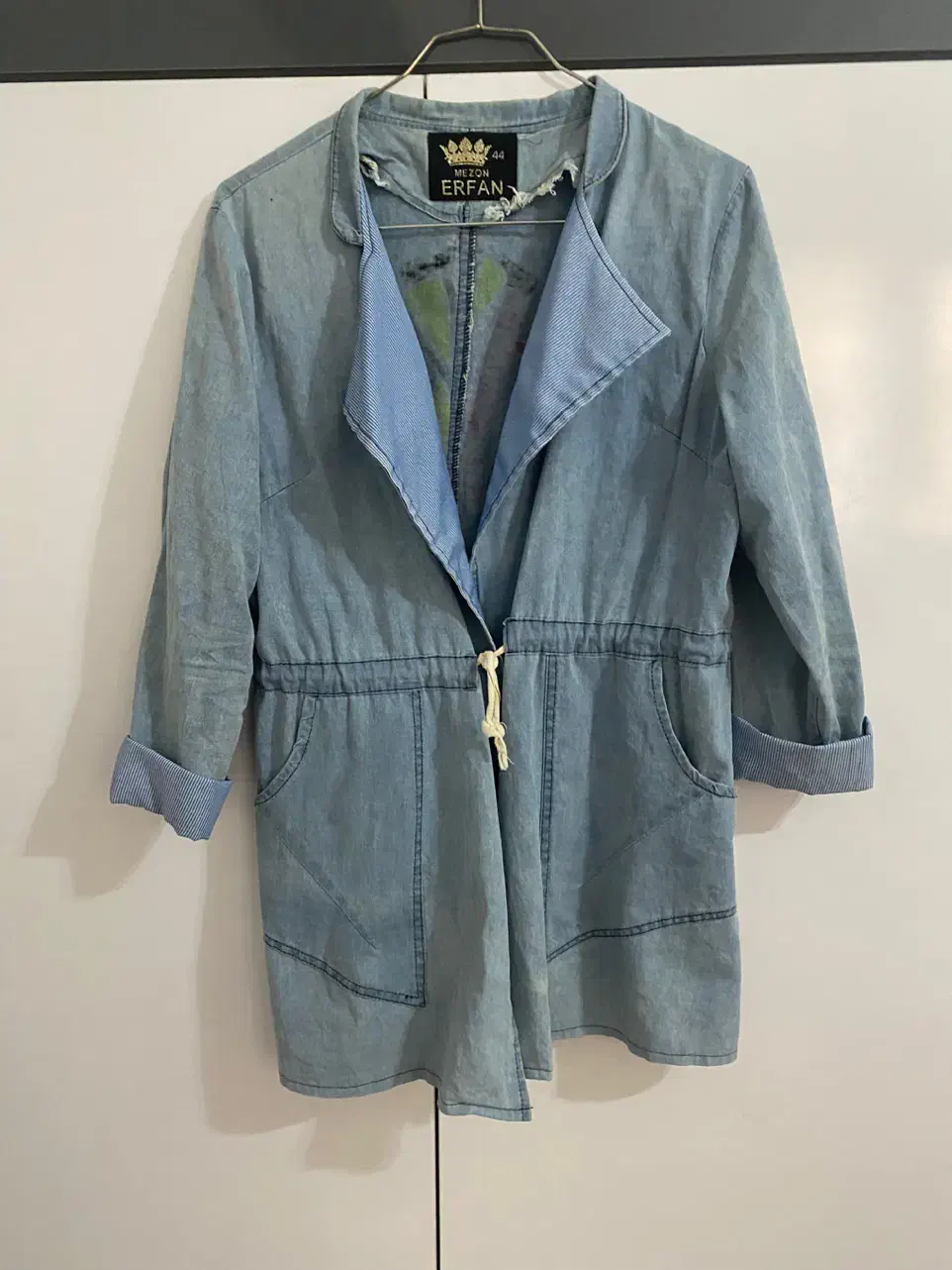 مقداری لباس به علت مهاجرت|لباس|تبریز, |دیوار