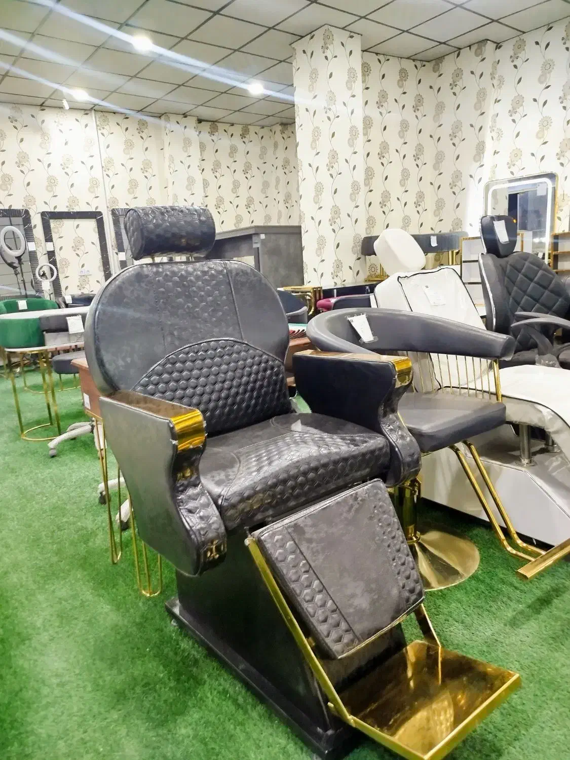 صندلی اصلاح اورانوس طلایی زرکالا|آرایشگاه و سالن‌های زیبایی|یاسوج, |دیوار