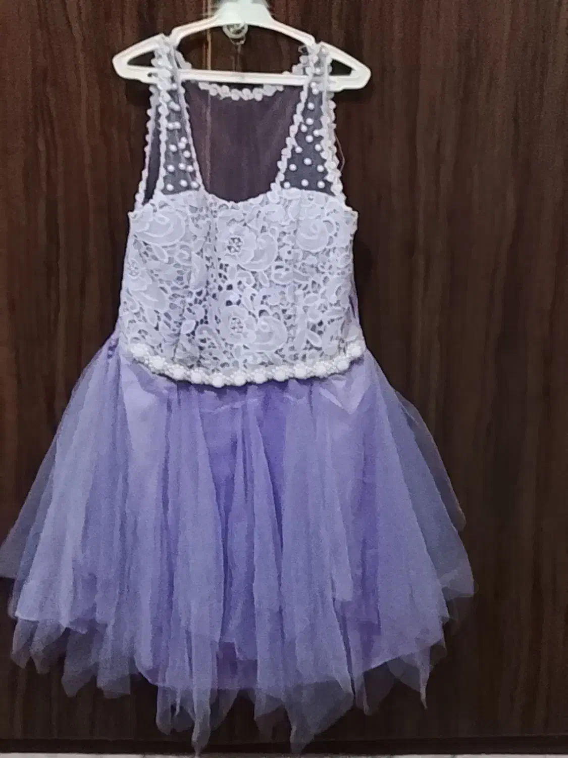 پیرهن|لباس|بروجرد, |دیوار