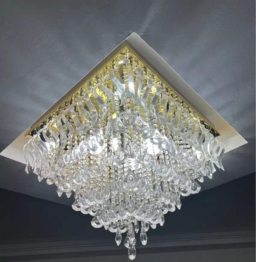 لوستر سقفی درحدنو|لوستر و چراغ آویز|رشت, کوی جام جم|دیوار