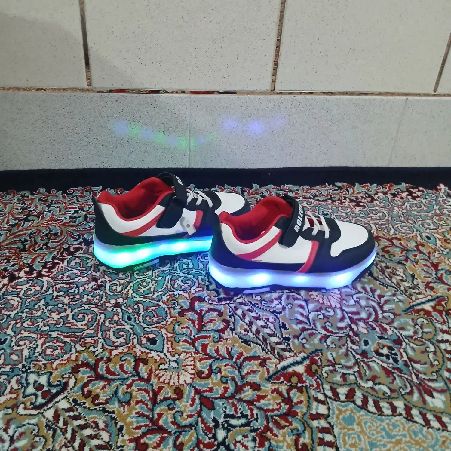 کفش اسکیت چراق داد|دوچرخه، اسکیت، اسکوتر|رفسنجان, |دیوار