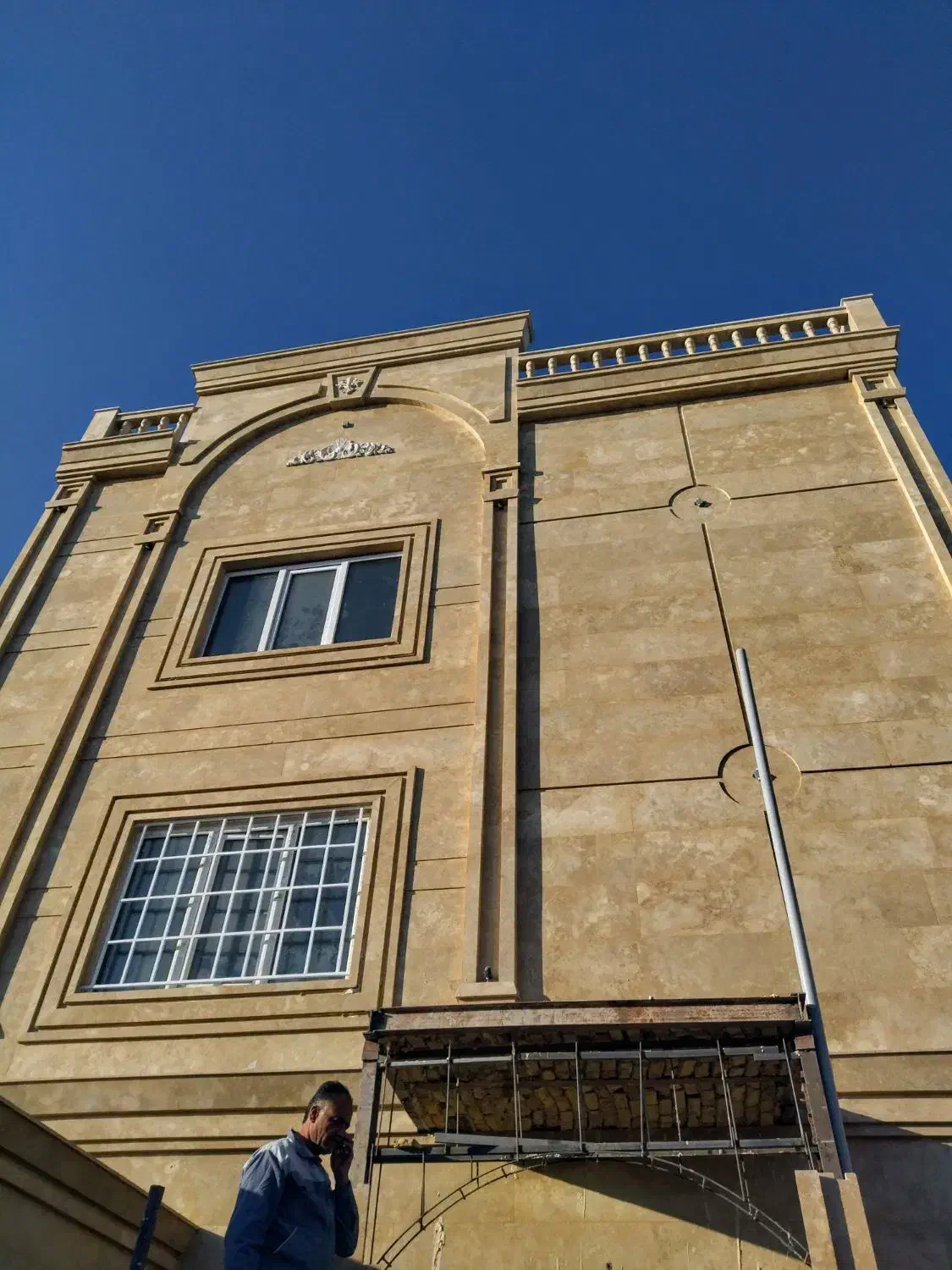 استاد کاشیکار وسرامیک کار با کار درجه 1|خدمات پیشه و مهارت|مه ولات, |دیوار