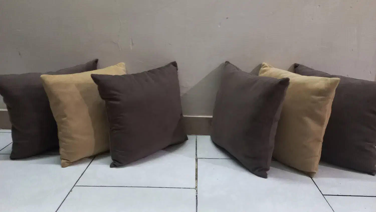 پشتی طلایی|حراج|تهران, جمالزاده|دیوار