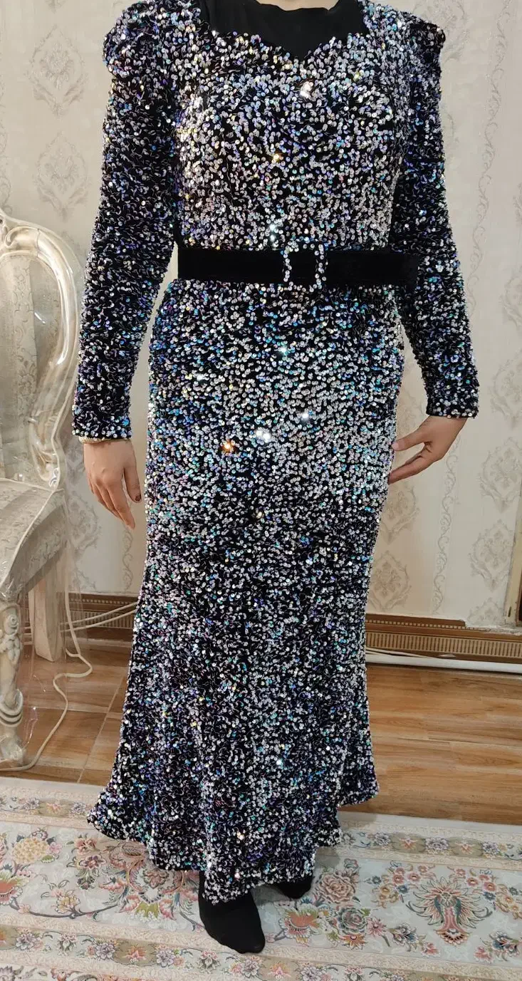 لباس مجلسی|لباس|رباطکریم, شترخوار|دیوار