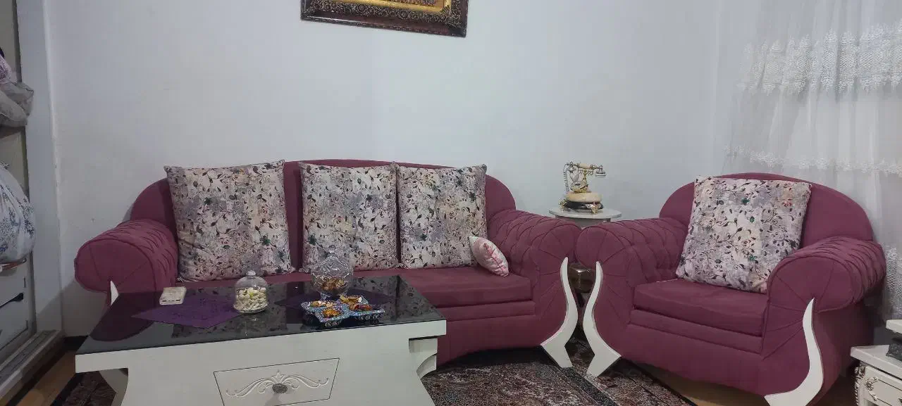 مبل راحتی کاملا سالم|مبلمان خانگی و میز عسلی|ساری, |دیوار