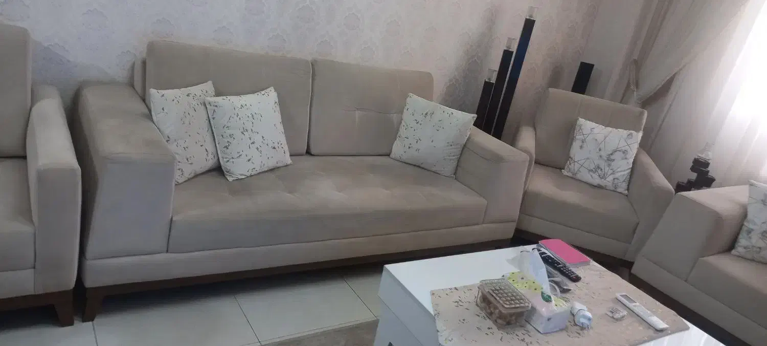 مبل راحتی ساده ۷نفره|مبلمان خانگی و میز عسلی|رشت, آزادگان|دیوار