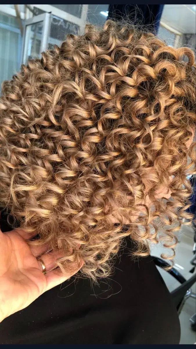 فر حرفه‌ای ، کراتین و رنگ مو با تخفیف ویژه|خدمات آرایشگری و زیبایی|بندرعباس, |دیوار