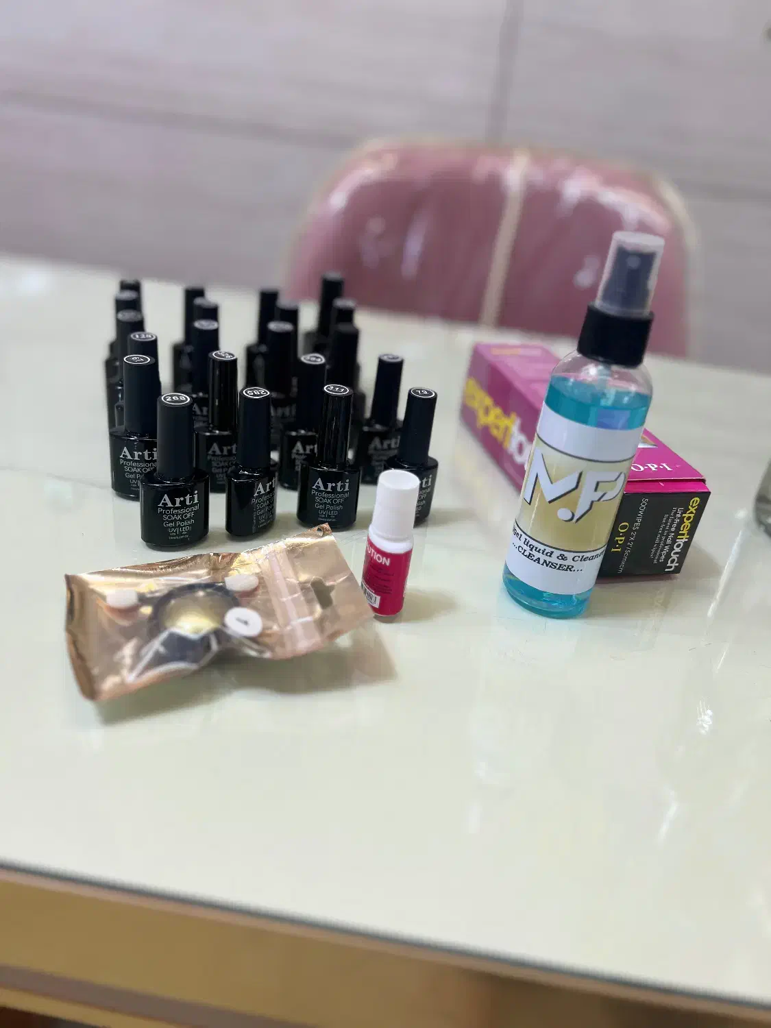 لوازم کامل کاشت ناخن|آرایشگاه و سالن‌های زیبایی|پاوه, |دیوار