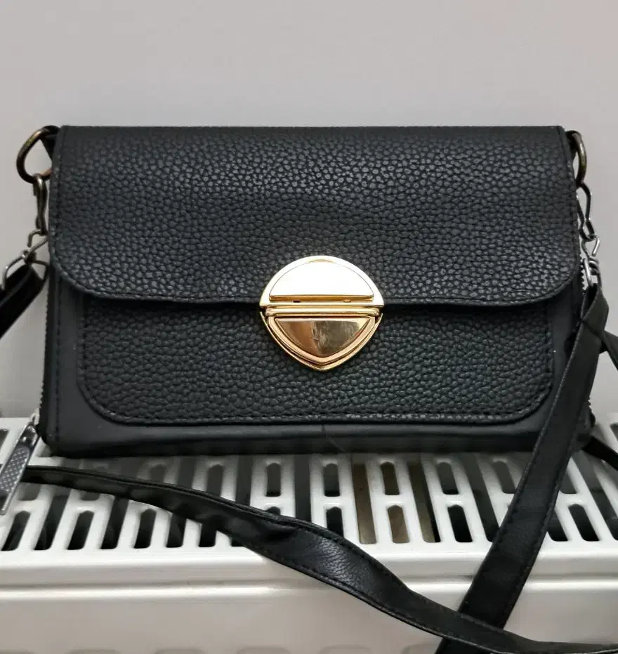 چند عدد کیف کارکرده تمیز|کیف، کفش، کمربند|قم, پردیسان|دیوار