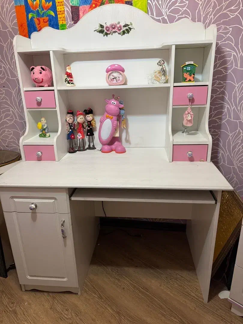 تخت و کمد و میز آرایش دخترانه|تخت و سرویس خواب|تهران, فردوس|دیوار