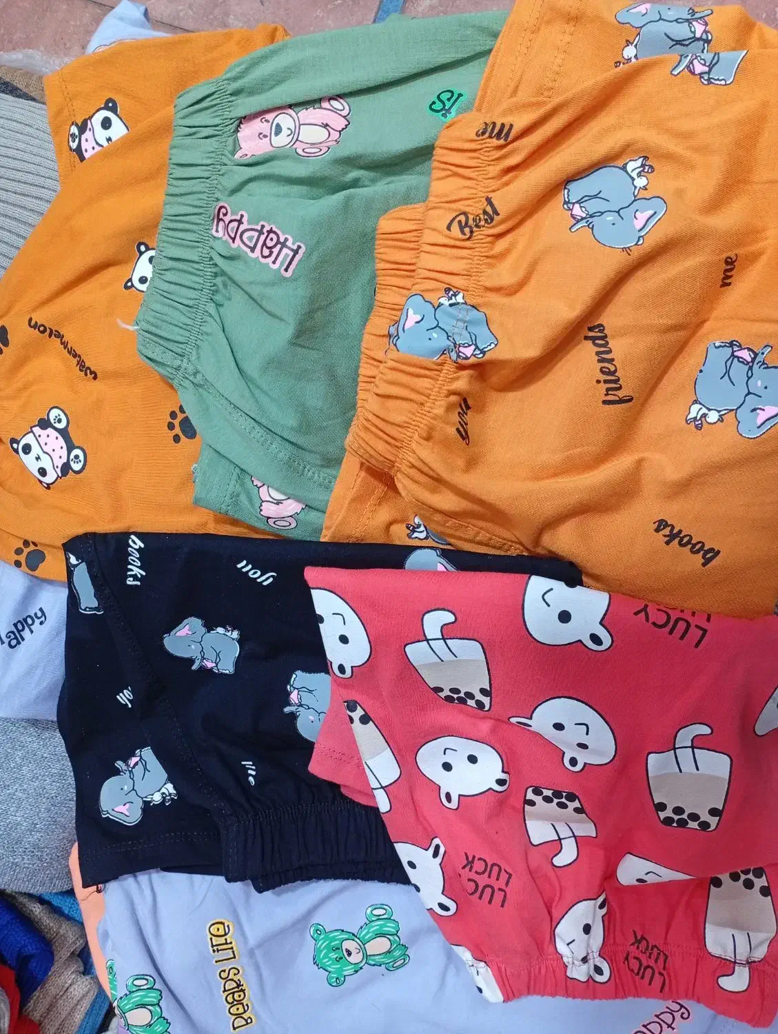 شلوارک عروسکی نخی|لباس|قم, چهار مردان|دیوار