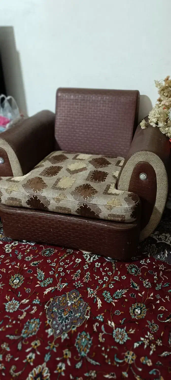 سلام مبل 7نفره سالم بدون شکستگی|مبلمان خانگی و میز عسلی|مشهد, شهید احمدی روشن|دیوار