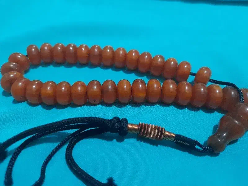 تسبیح عقیق|کلکسیون اشیاء عتیقه|رشت, گیل|دیوار