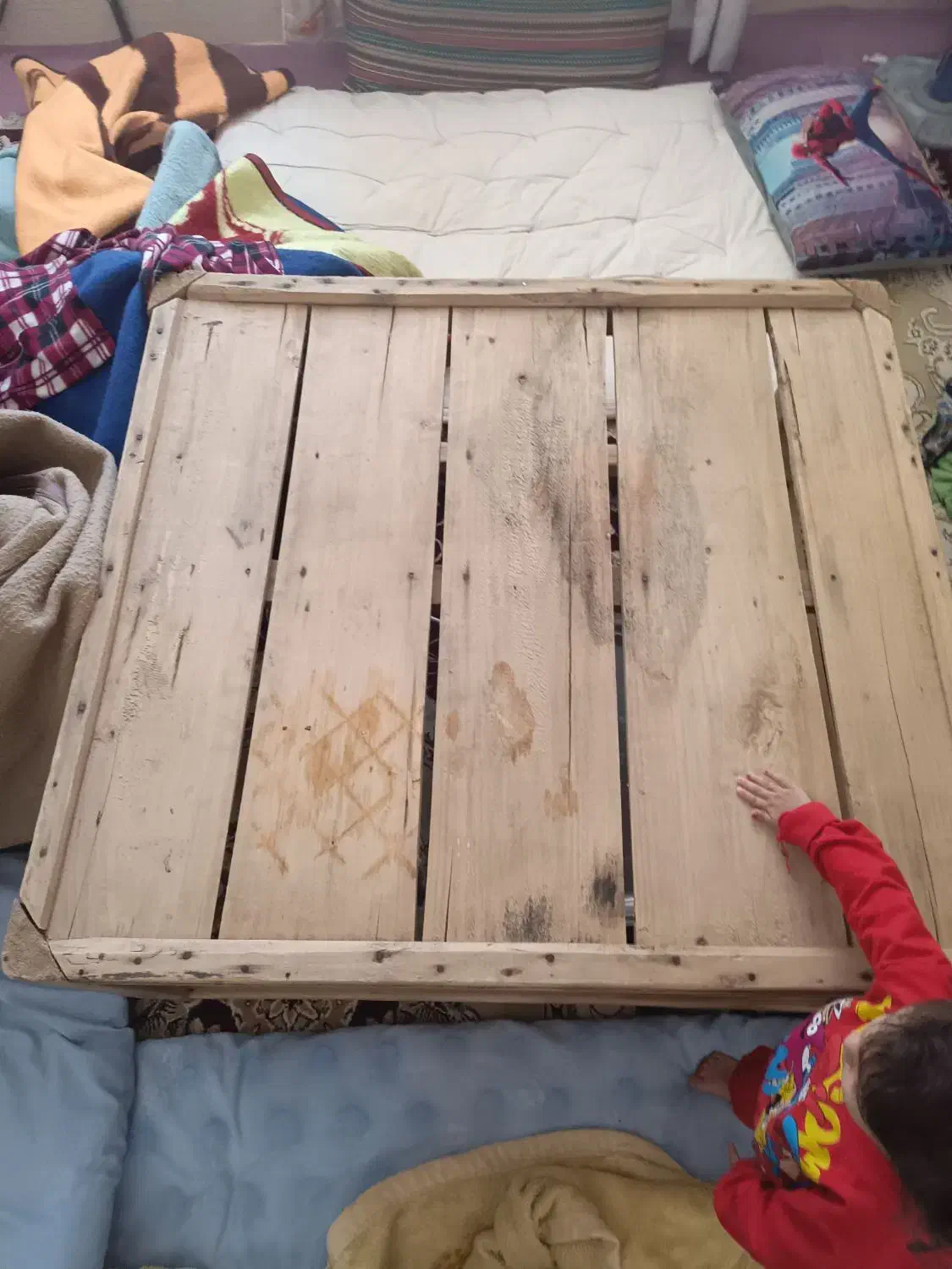 کرسی چوبی قیمت یک ملیون و دویست|صندلی و نیمکت|قره چای, |دیوار