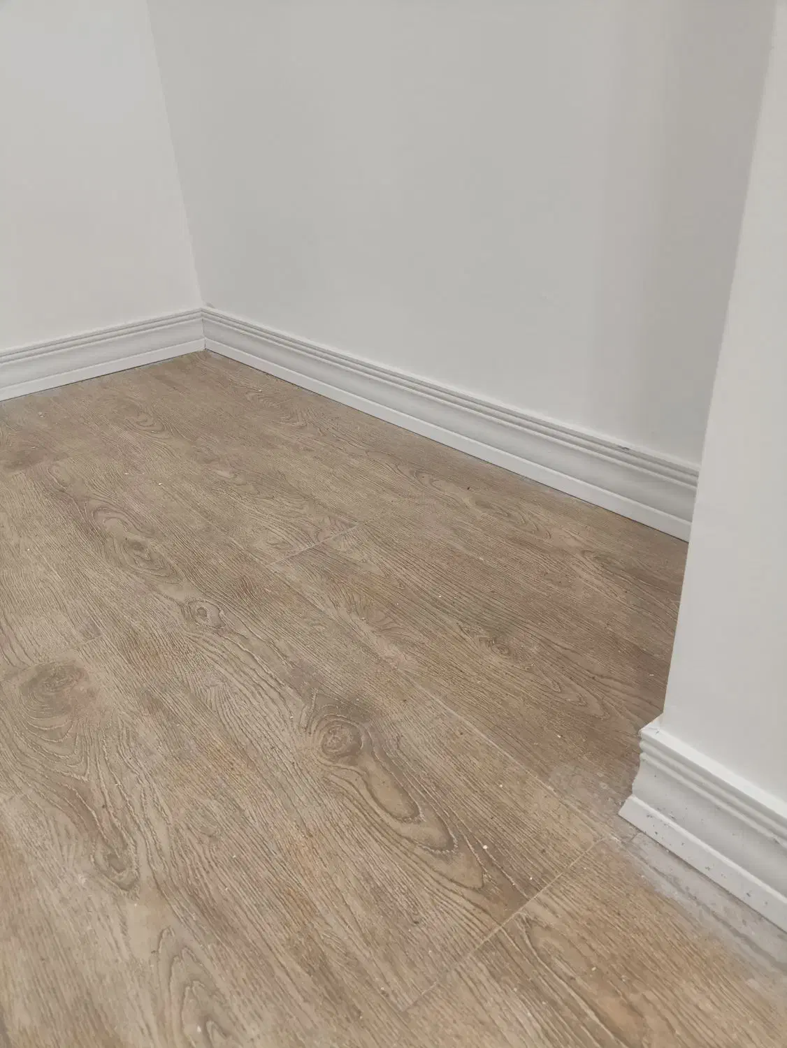 نصب تخصصی پارکت و قرنیز|خدمات پیشه و مهارت|گرگان, |دیوار