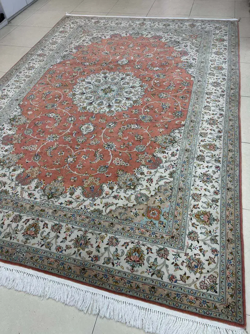 جفت فرش ۹متری دستباف کرک کاشان گل ابریشم در حد نو|فرش|کرج, شهرک جهان‌نما|دیوار