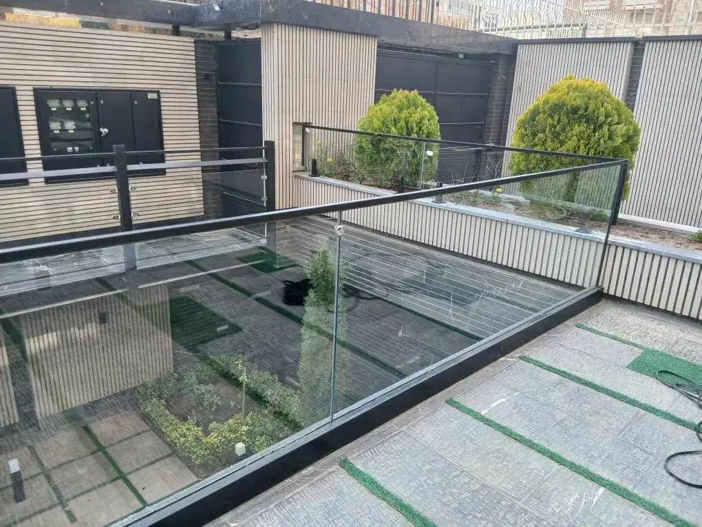 شیشه‌‌سکوریت‌لمینت‌دوجداره‌نرده‌پله|خدمات پیشه و مهارت|اصفهان, گرکان|دیوار