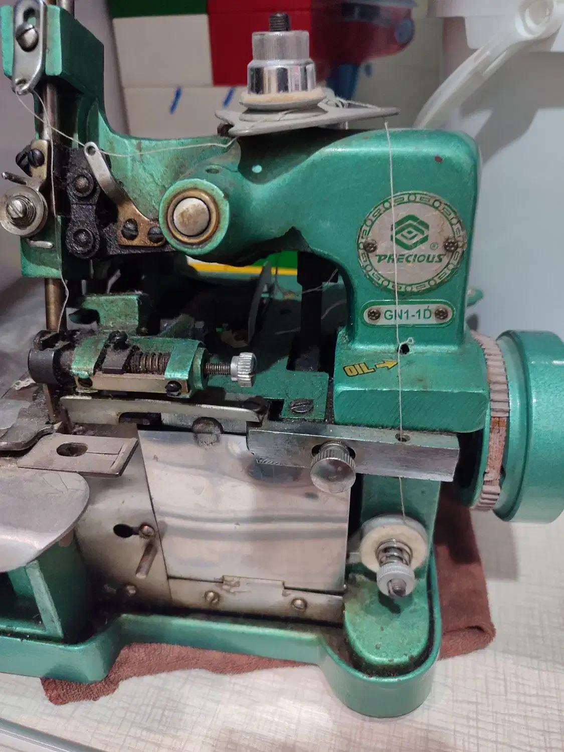 سر دوز|چرخ خیاطی و ریسندگی|اندیشه, پرنیان|دیوار