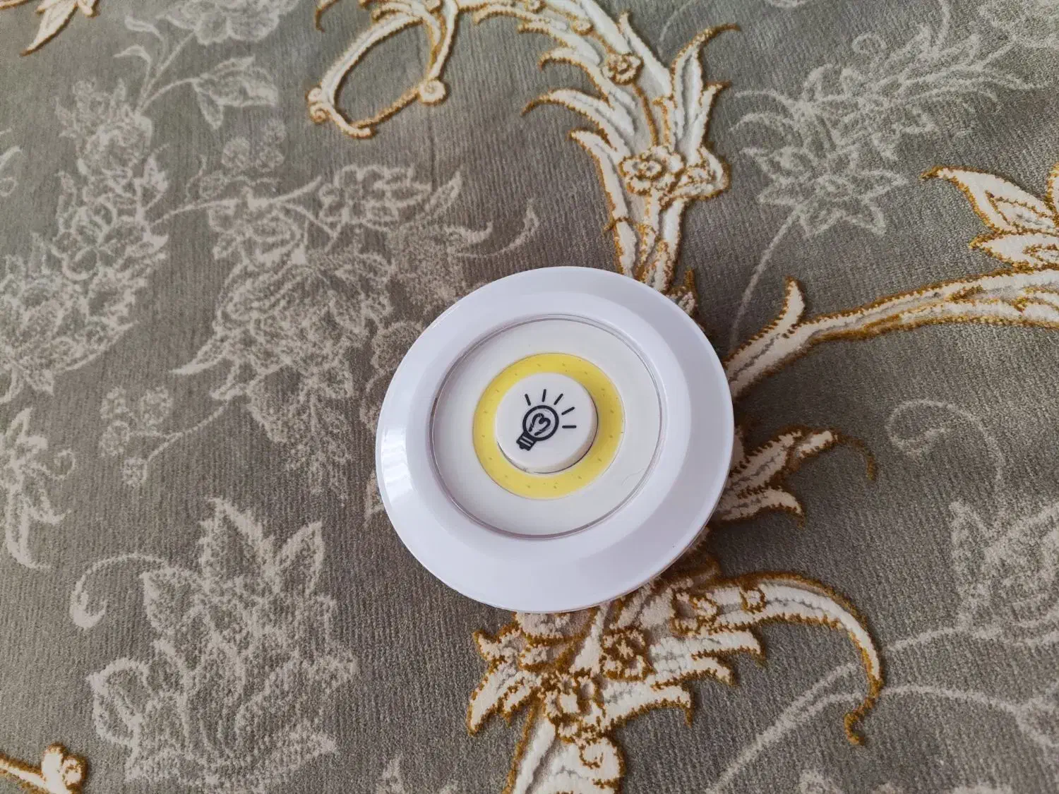 چراغ قوه اضطراری|لامپ و چراغ|دماوند, دماوند|دیوار