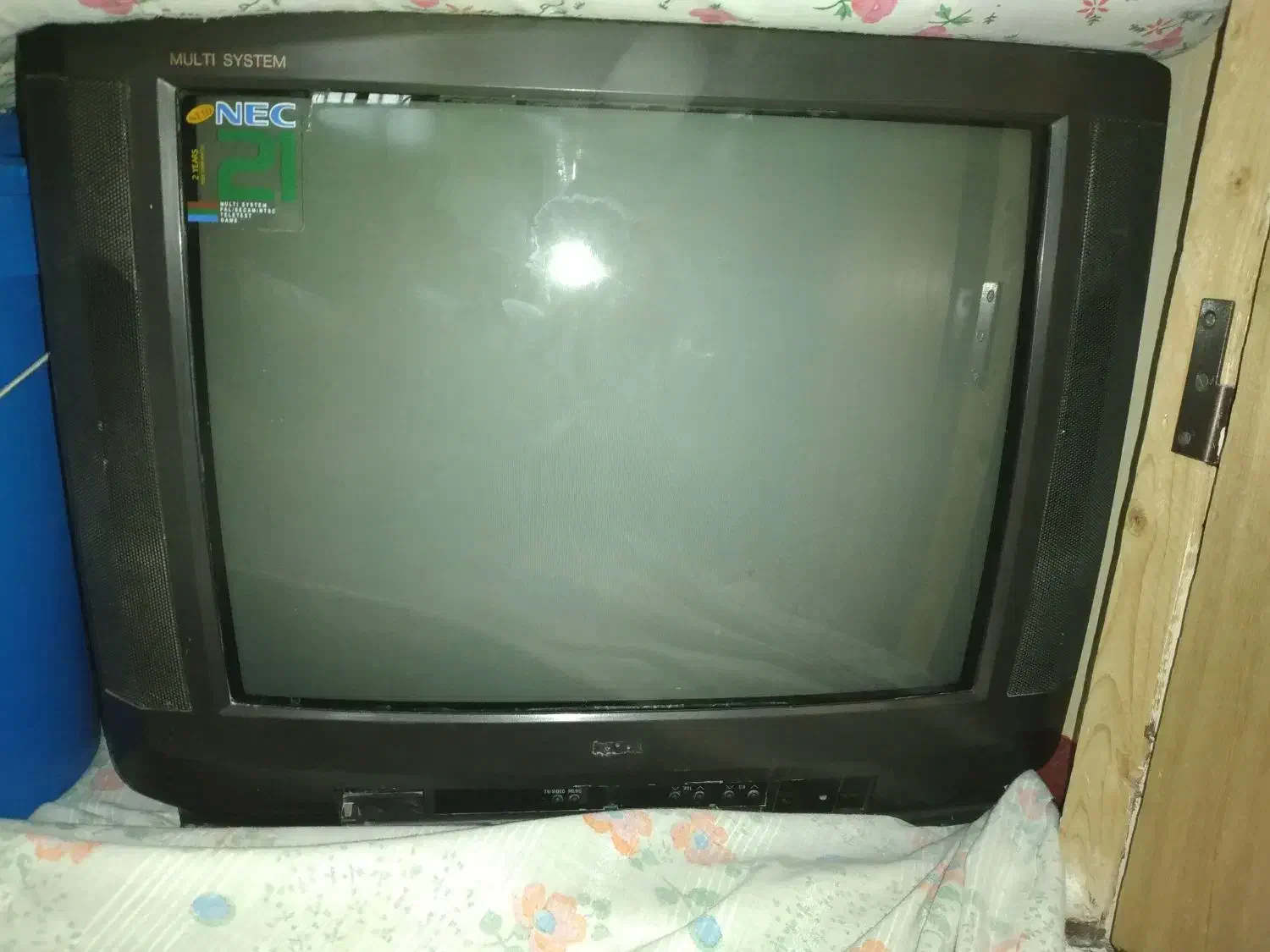 یک عدد تلویزیون ۲۱ اینج دست دوم|تلویزیون و پروژکتور|خرمآباد, |دیوار