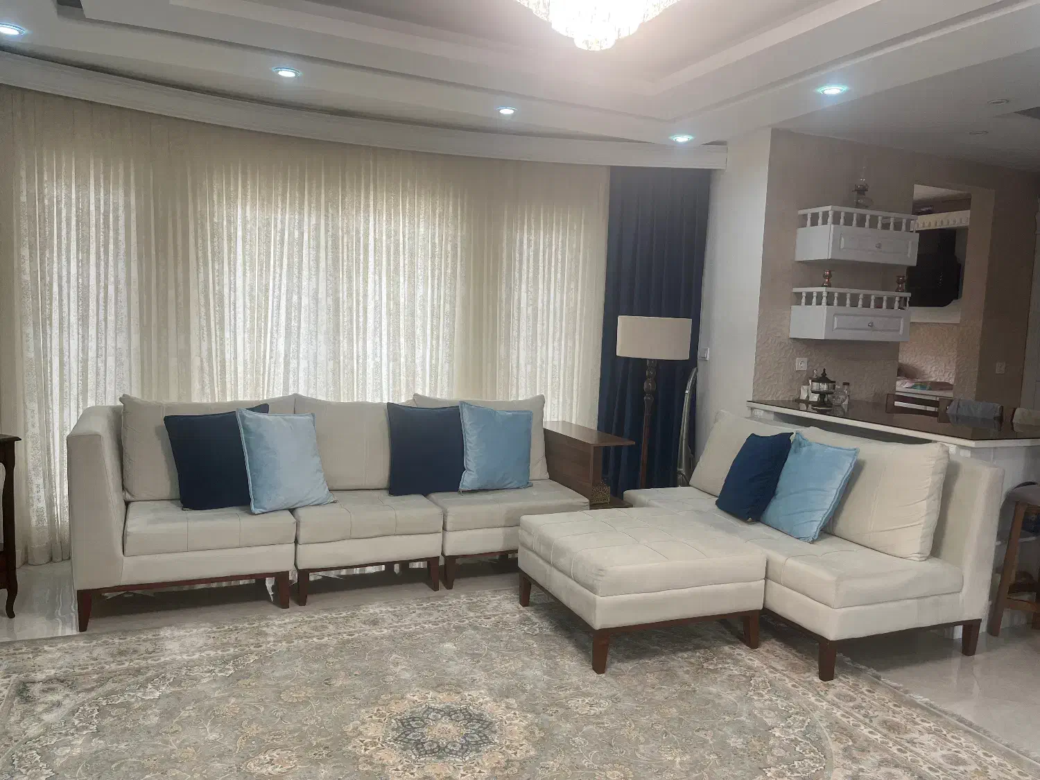 ۲ سرویس مبل ۷ نفره و یک سرویس خواب|مبلمان خانگی و میز عسلی|فرح آباد, |دیوار