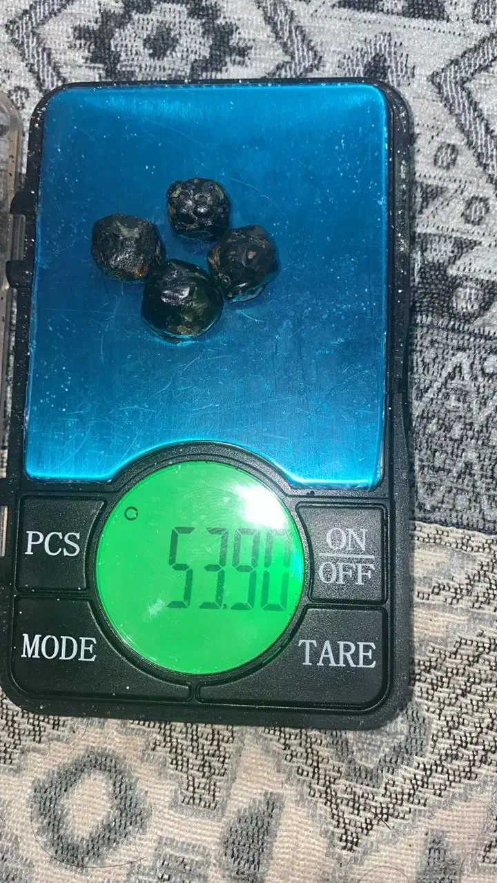 گارنت دمانتوئید جواهری|جواهرات|کرمان, |دیوار