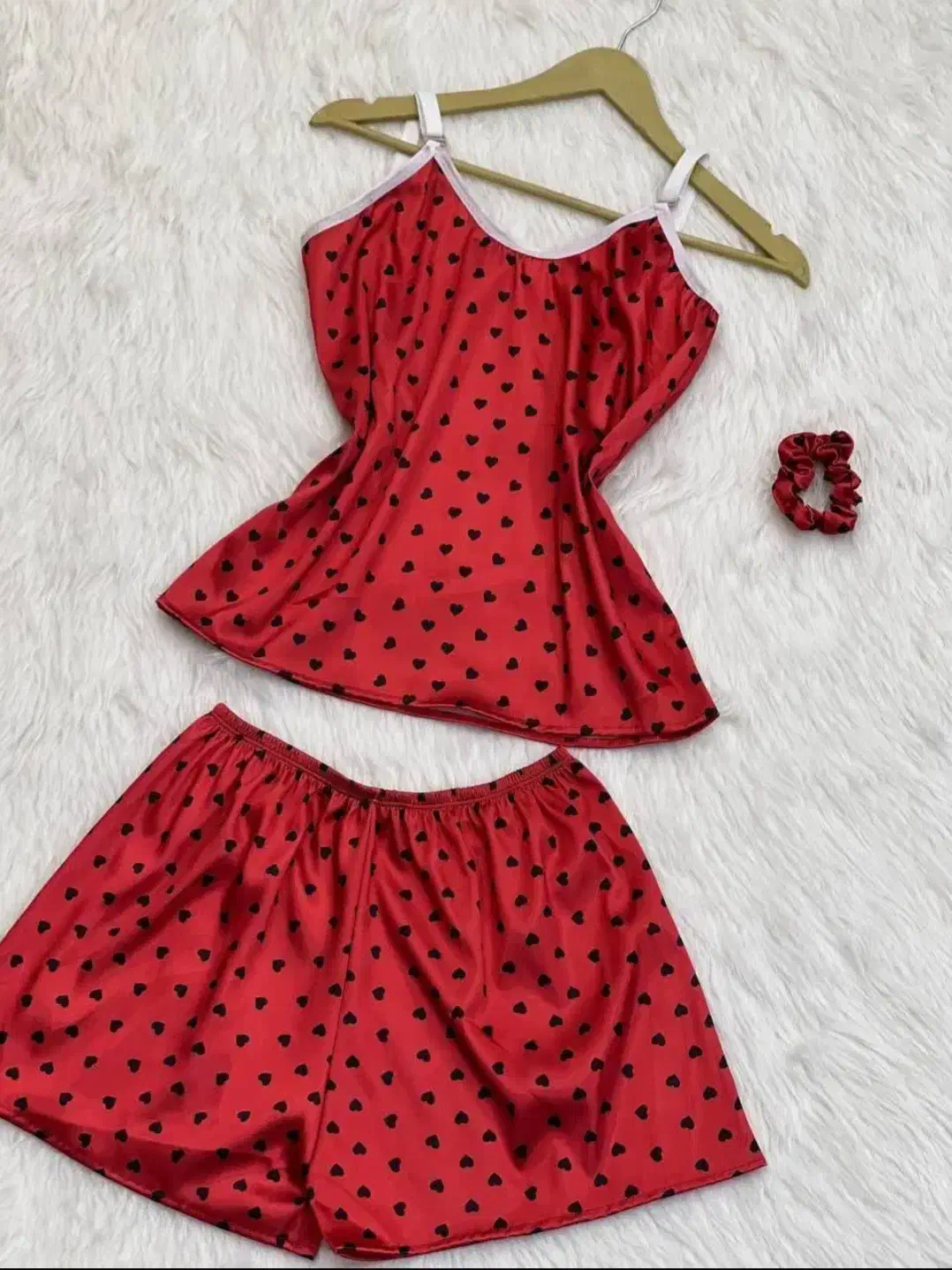 فقط 249|لباس|قم, شهدا|دیوار