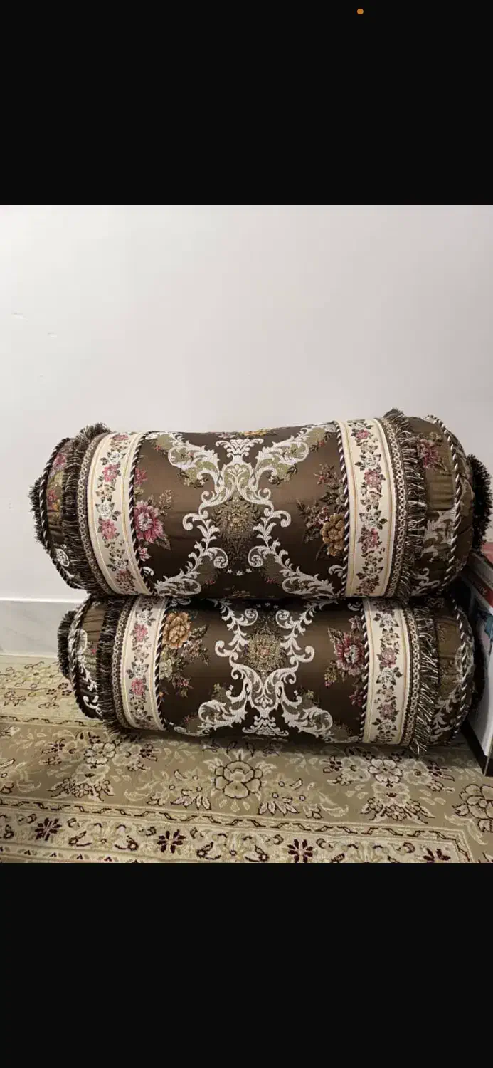 متکا کنار سالنی|پشتی|شهرضا, |دیوار