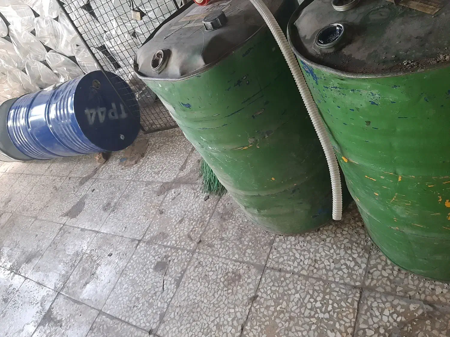 بشکه|ظروف نگهدارنده، پلاستیکی، یکبارمصرف|گرمدره, |دیوار