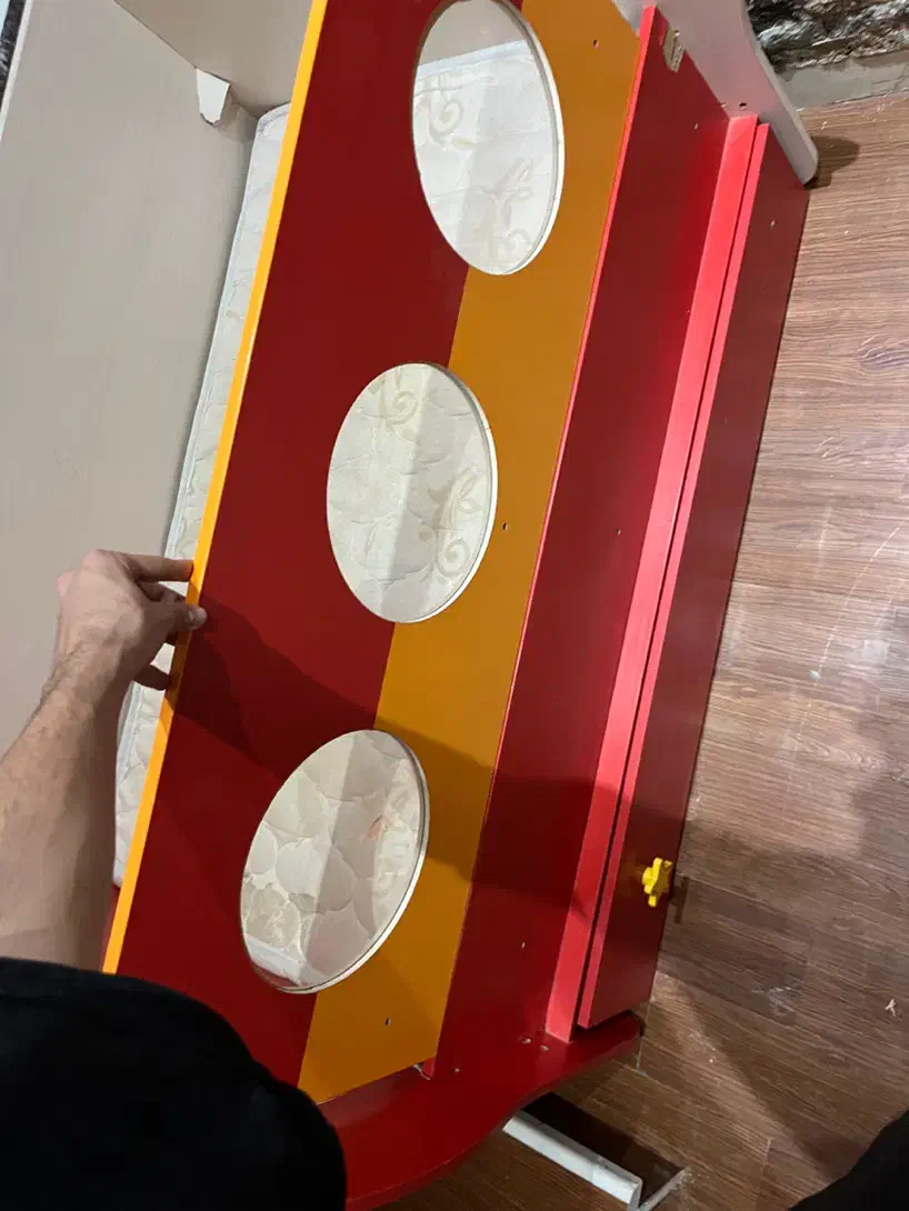 تخت کودک|تخت و صندلی بچه|سنندج, |دیوار