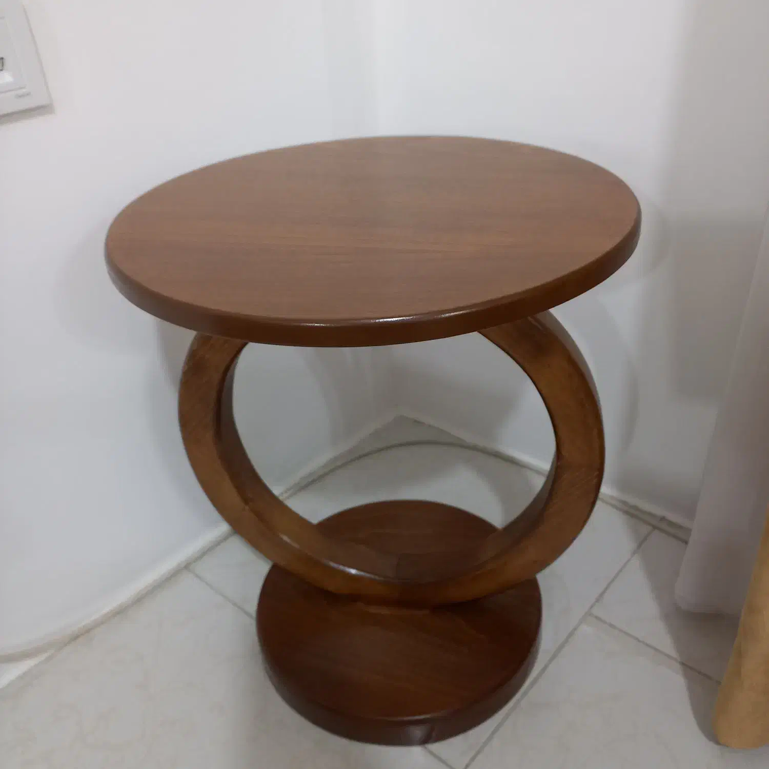 جلو مبلی به همراه ۲ تا عسلی|مبلمان خانگی و میز عسلی|بندر انزلی, آخرخط|دیوار