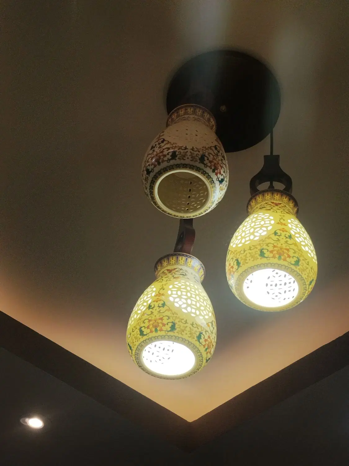 لوستر مینی مال|لوستر و چراغ آویز|قم, انسجام|دیوار