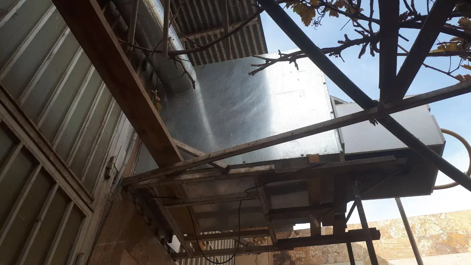 بخاری گلخانه ای|بخاری، هیتر، شومینه|اصفهان, قهجاورستان|دیوار