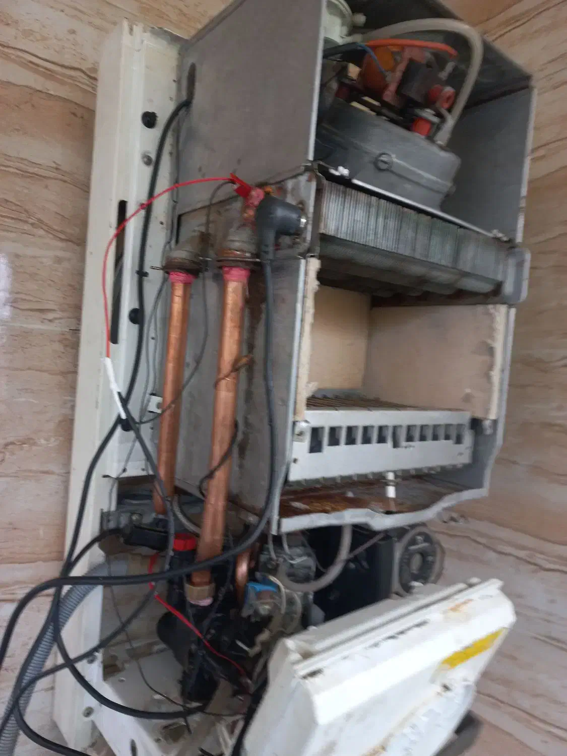 نصب کولر اسپیلت نصب رادیاتور سرویس و تعمیر پکیج|خدمات پیشه و مهارت|رشت, دروازه لاکان|دیوار