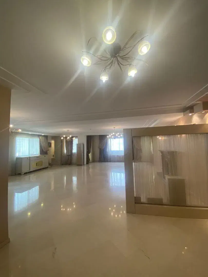 ۳۰۰ متر آپارتمان با دید تهران