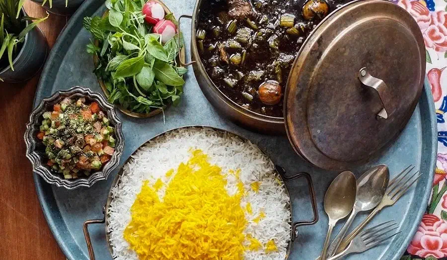 سفارش انواع غذا برای زوج های کارمند و شاغل|خدمات پذیرایی، مراسم|قزوین, |دیوار