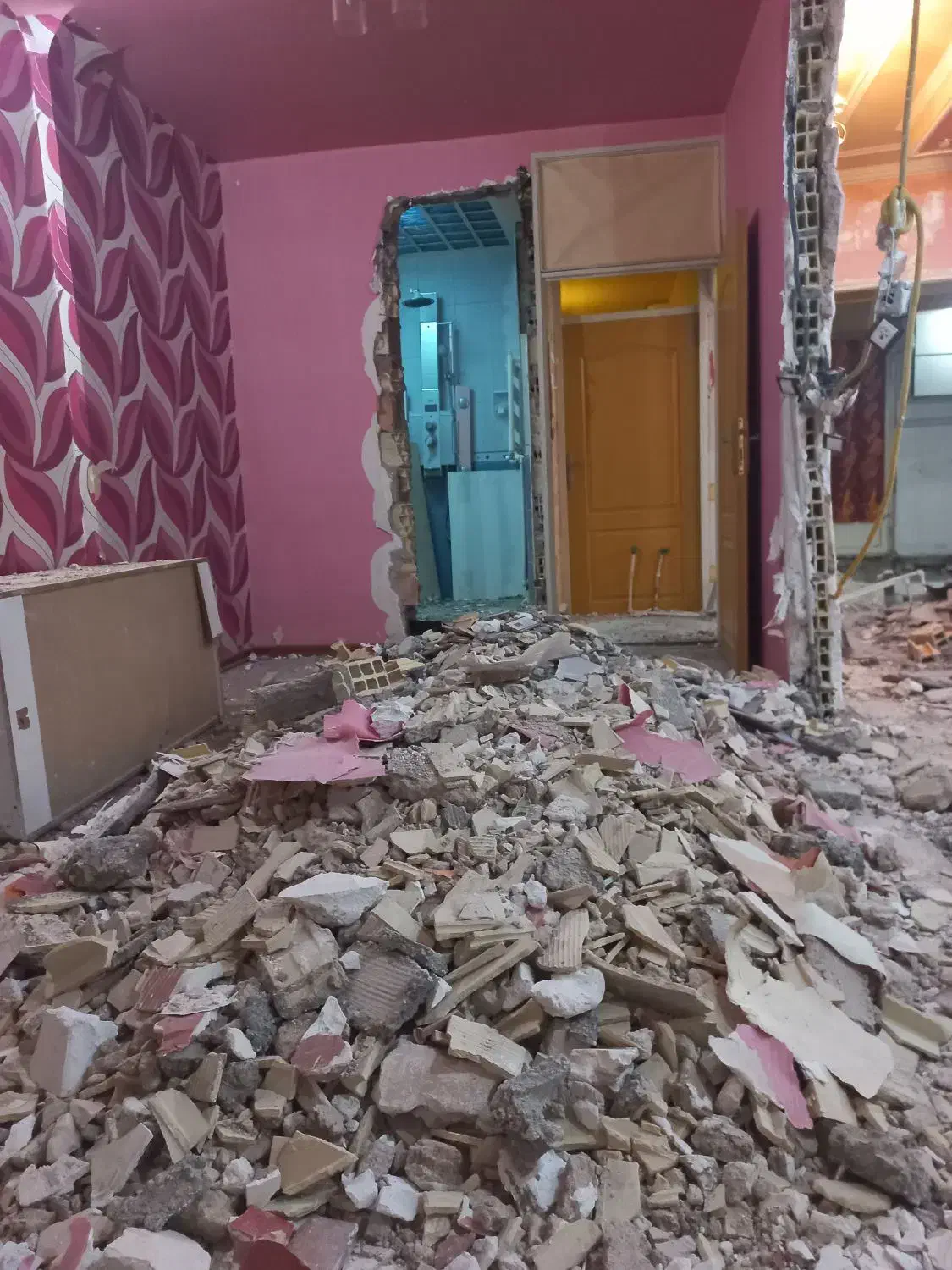 تخریب.با پیکور . ..باقیمت مناسب درخدمتم|خدمات پیشه و مهارت|کرمان, |دیوار