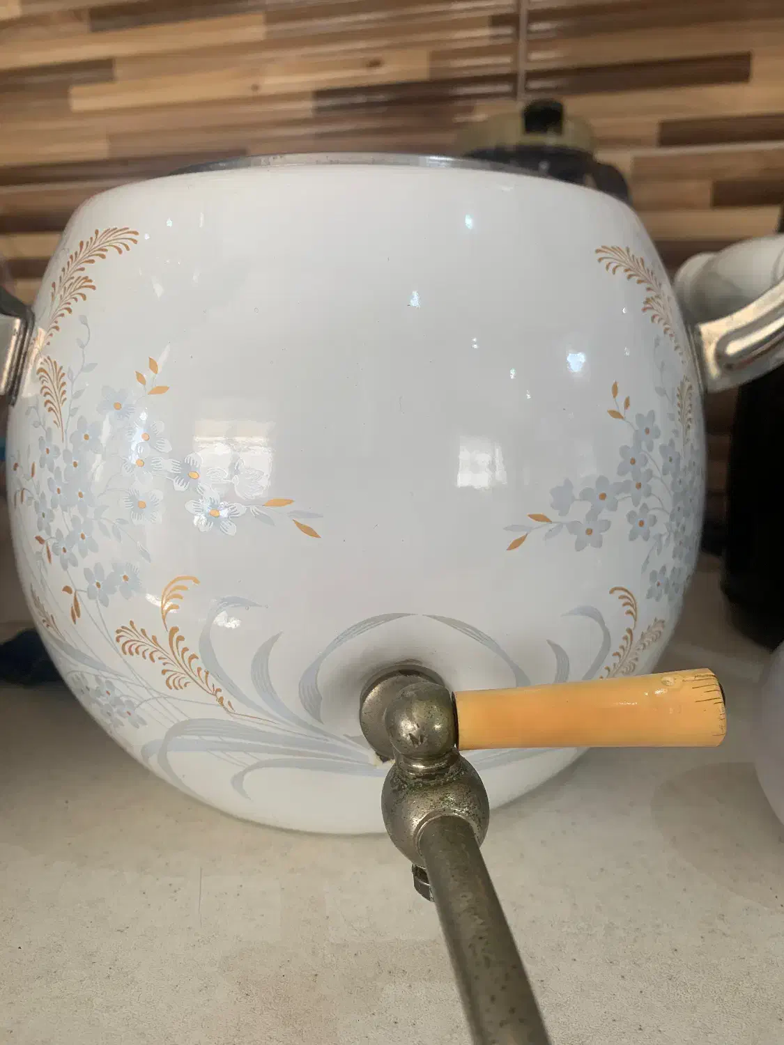 کتری به فروش میرسد|قوری، کتری، قهوهساز دستی|بندر انزلی, آخرخط|دیوار