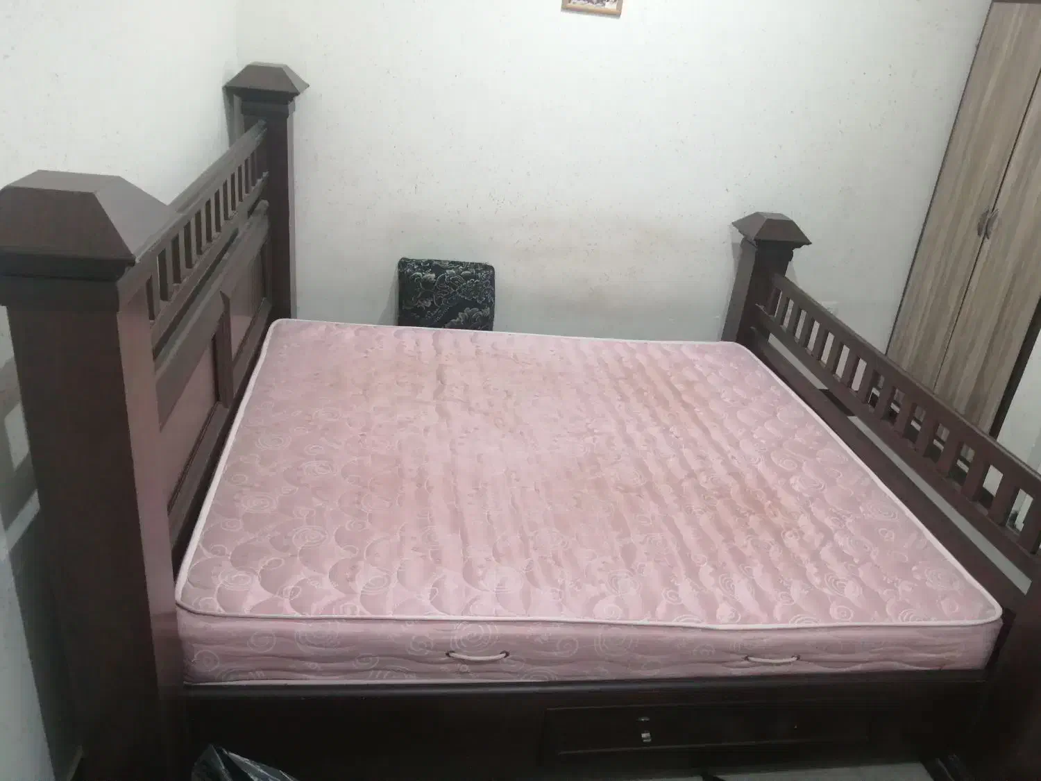 سرویس خواب دونفره.|تخت و سرویس خواب|بوشهر, |دیوار