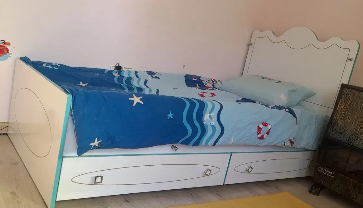 تخت کودک و نوجوان دومنظوره همراه باکمد و تشک تخت|تخت و سرویس خواب|اردبیل, |دیوار