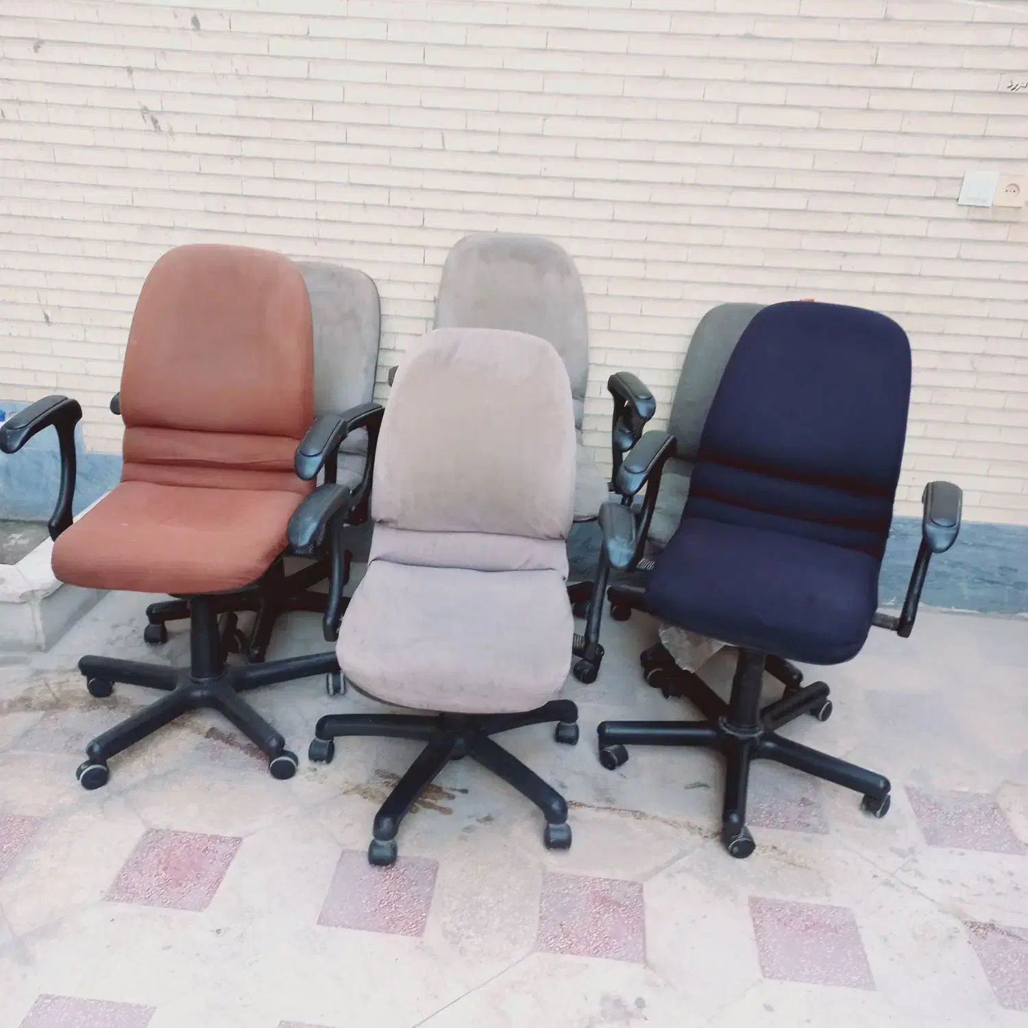 صندلی چرخ دار و میزکار|صندلی و نیمکت|بندرعباس, |دیوار