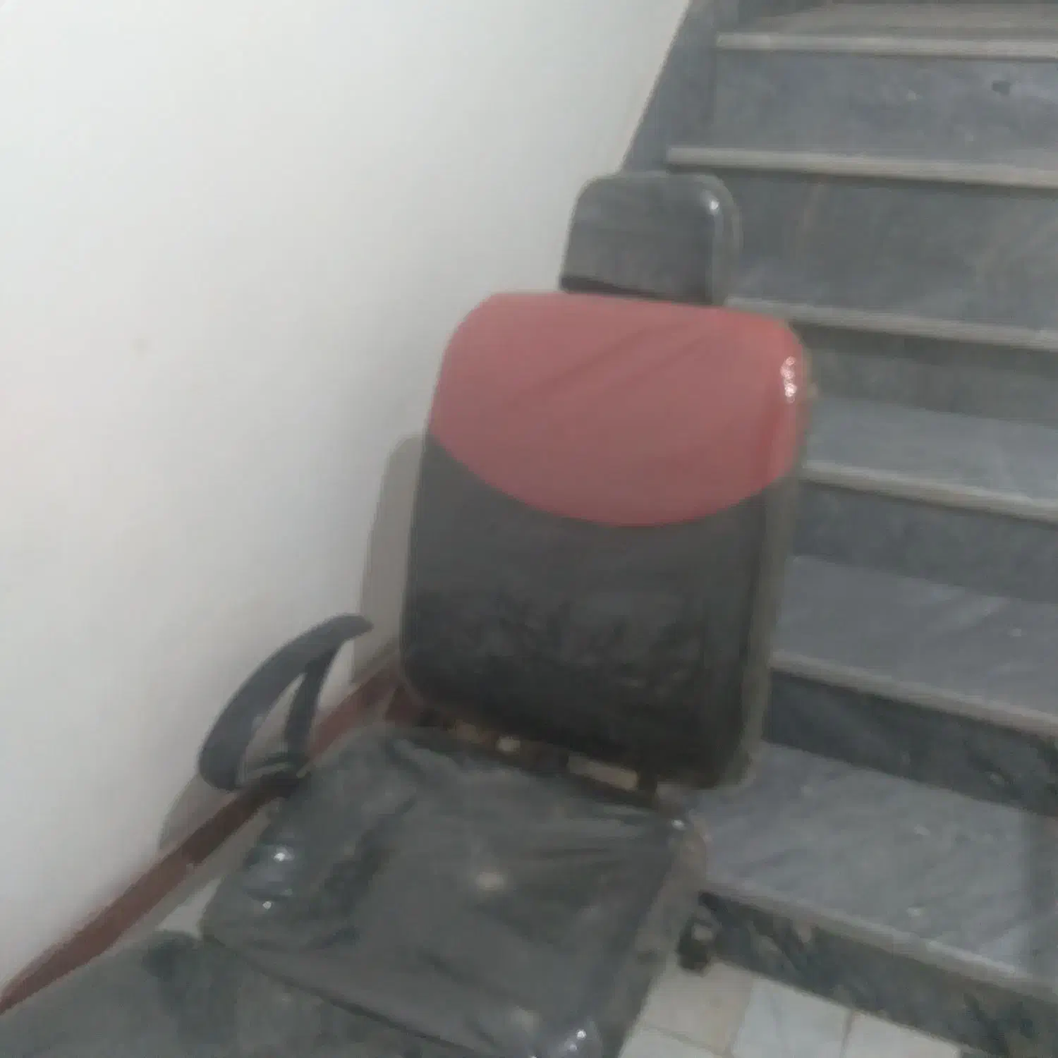 صندلی|صندلی و نیمکت|قم, قلعه کامکار|دیوار