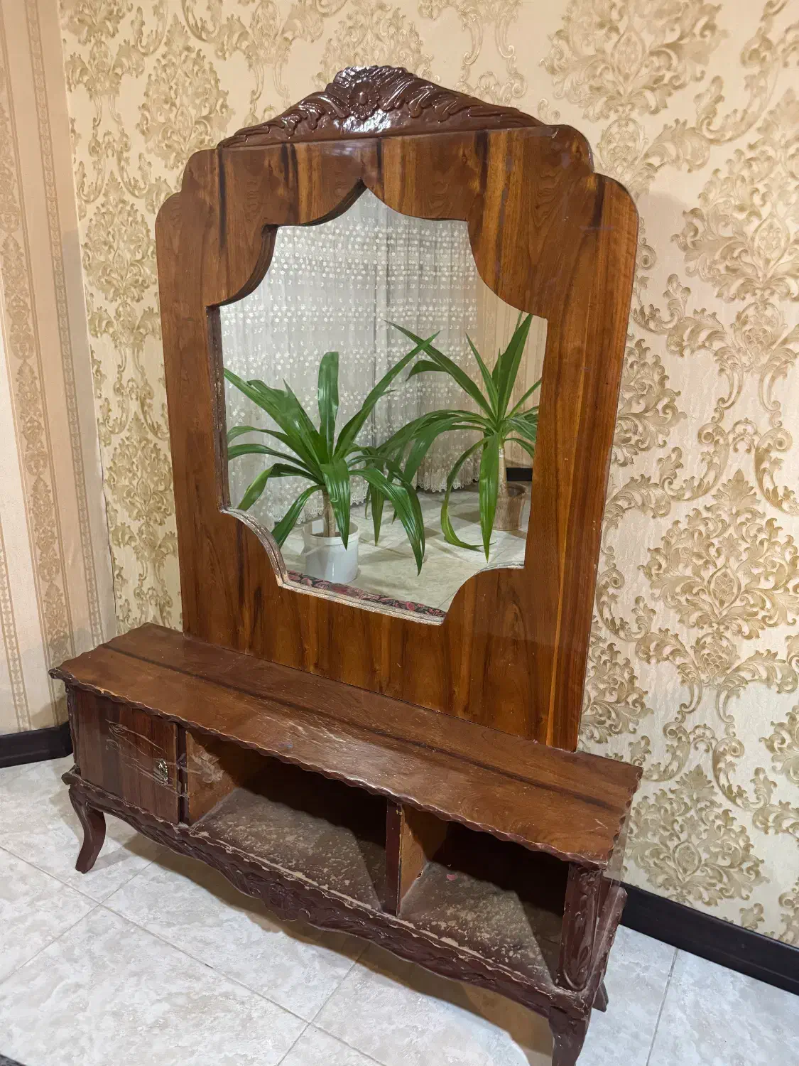 کمد آینه|مبلمان خانگی و میز عسلی|یزد, |دیوار