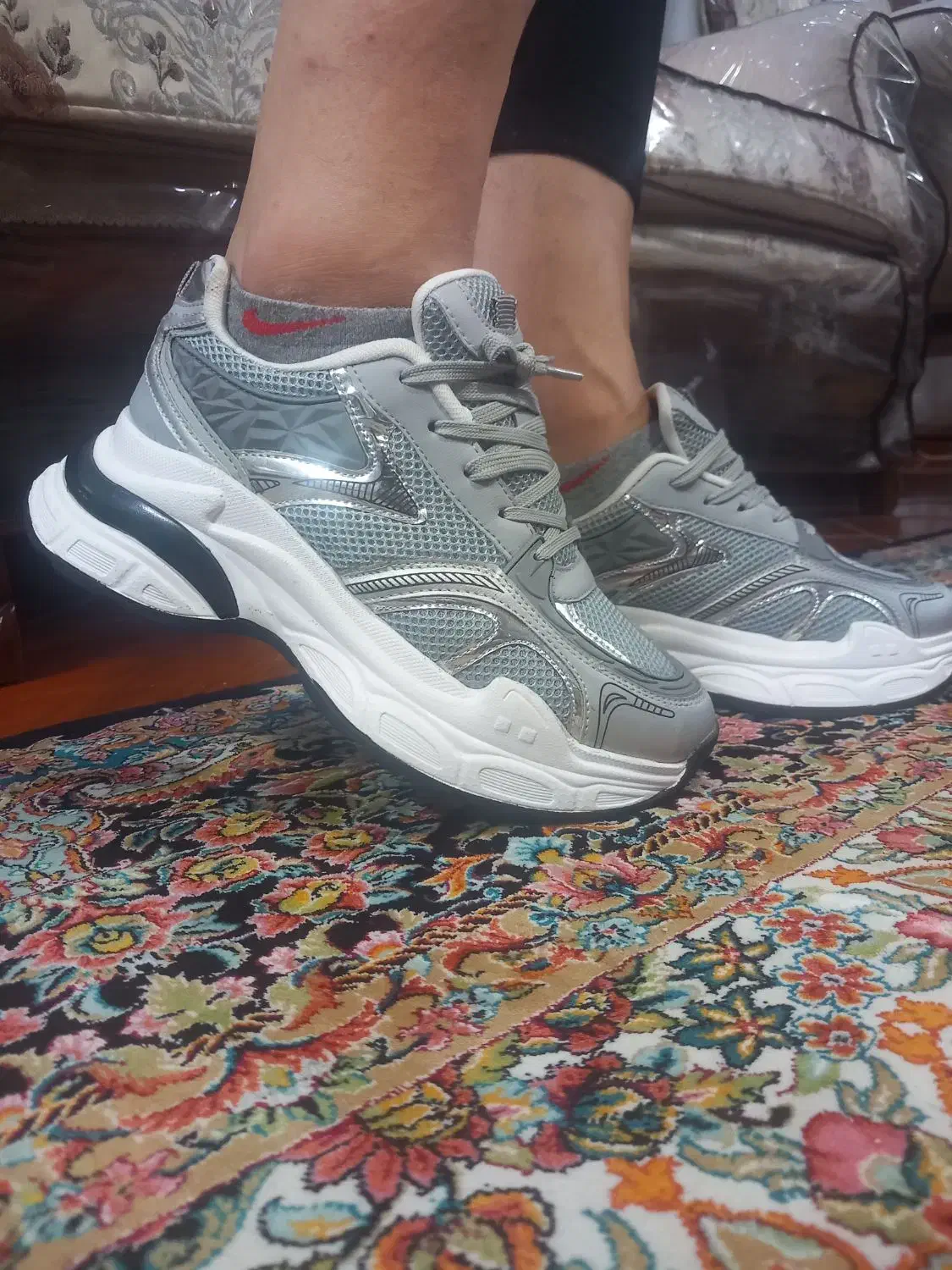 کتونی سایز ۳۹ آکبند جفتی ۷۵۰ هزار رنگ طوسی و مشکی|کیف، کفش، کمربند|اسلامشهر, شهرک لاله|دیوار