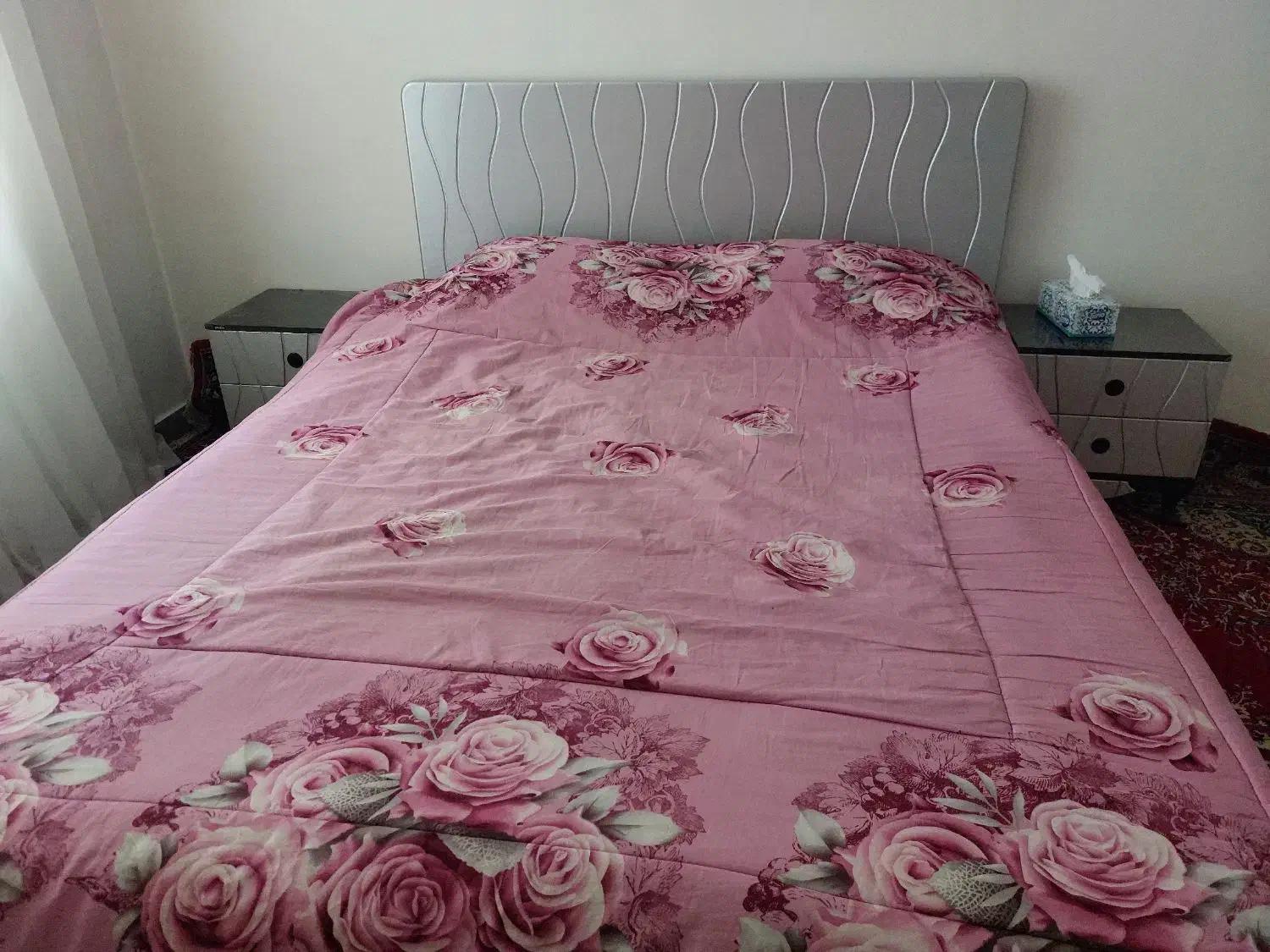 تخت|تخت و سرویس خواب|قروه, |دیوار