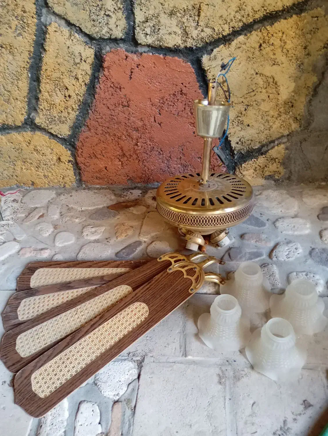 پنکه لوستری|پنکه و تصفیه‌کنندهٔ هوا|مهریز, |دیوار