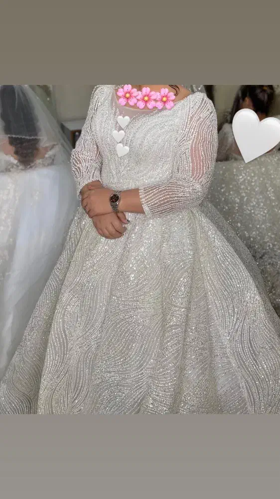 فروش یا کرایه لباس عروس همراه با تاج و تور و شنل|لباس|سیرجان, |دیوار