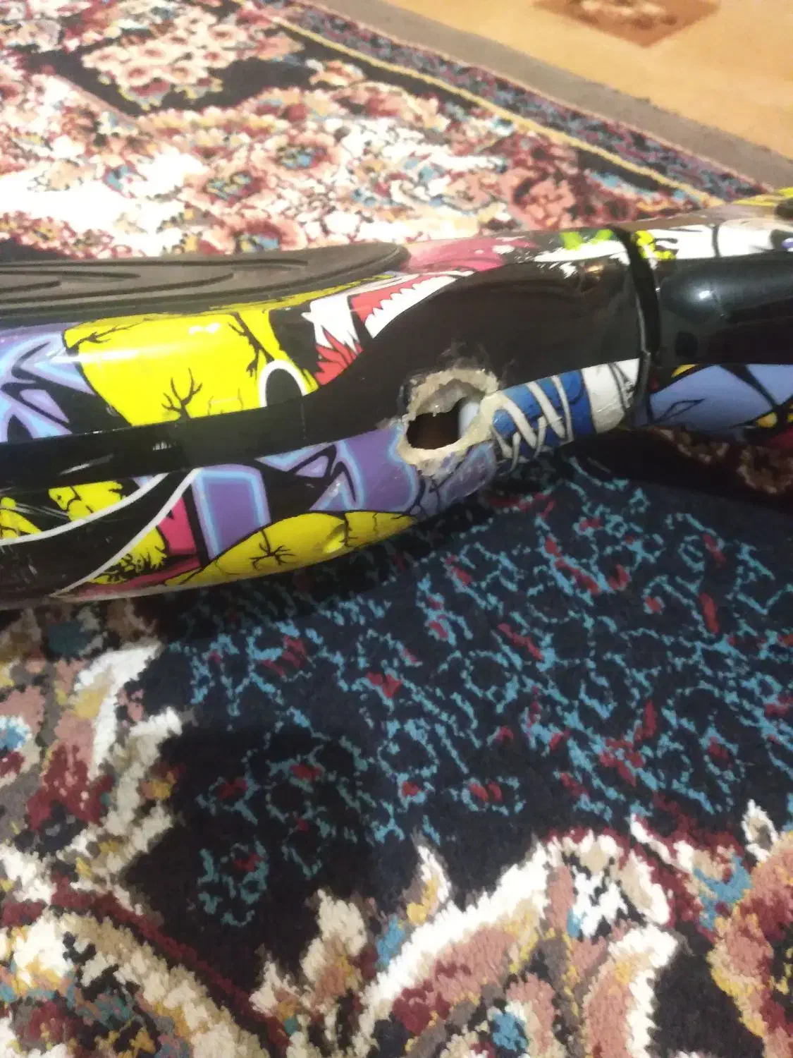 اسکوتر برقی شارژر نداره ویه کم زدگی داره|دوچرخه، اسکیت، اسکوتر|خرم‌آباد, |دیوار